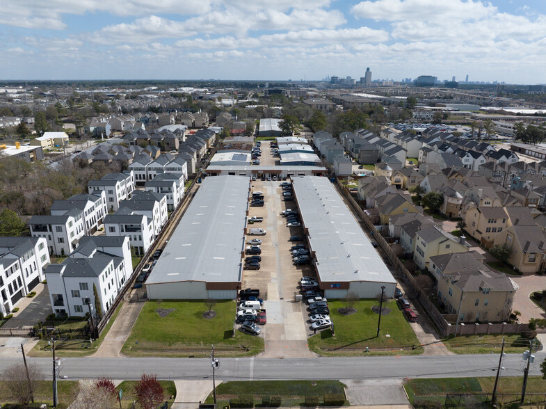 1330 Sherwood Forest St, Houston, TX for lease - Building Photo - Image 2 of 42