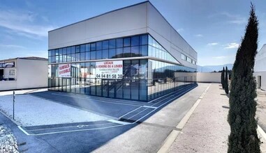 Retail in Puget-sur-Argens for lease Building Photo- Image 1 of 9