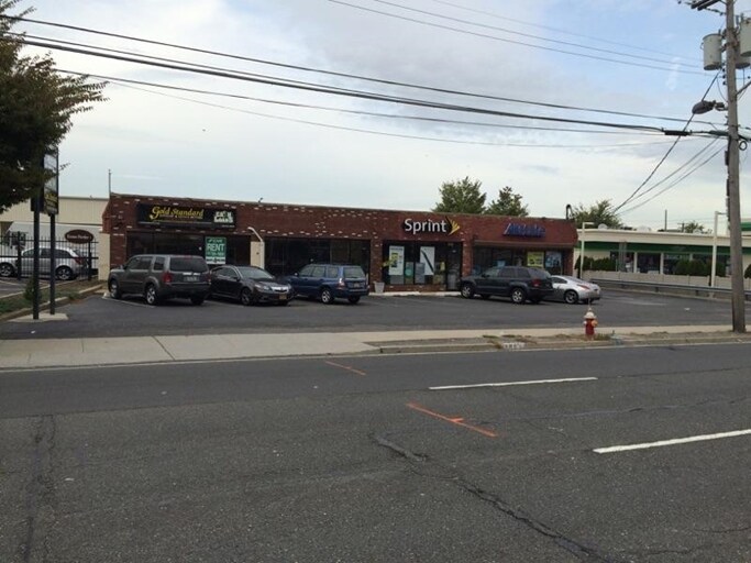 41174123 Hempstead Tpke, Bethpage, NY 11714