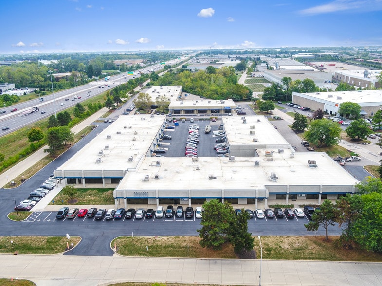 4243-4275 Diplomacy Dr, Columbus, OH for lease - Building Photo - Image 2 of 4