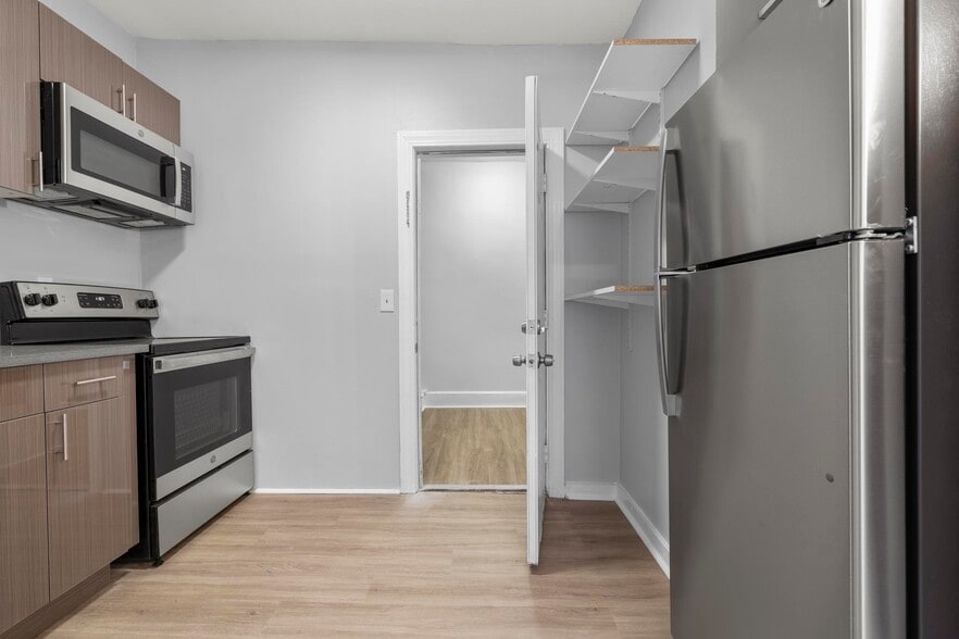 Whittier Portfolio portfolio of 2 properties for sale on LoopNet.com - Interior Photo - Image 2 of 12