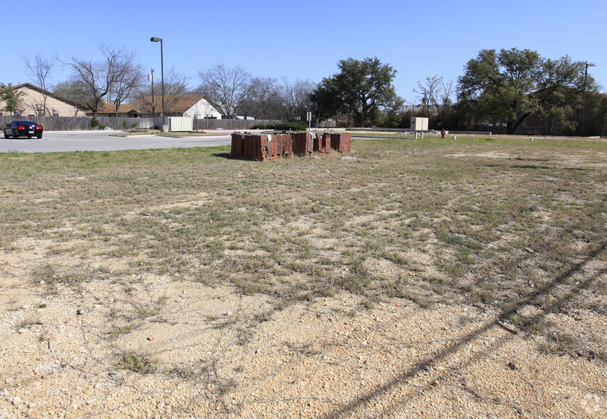 1311 Chisholm Trl, Round Rock, TX for sale - Building Photo - Image 2 of 15