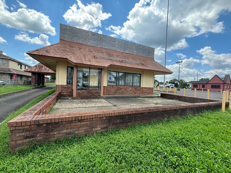 121 W Lincoln Hwy, Penndel, PA for lease - Building Photo - Image 1 of 5