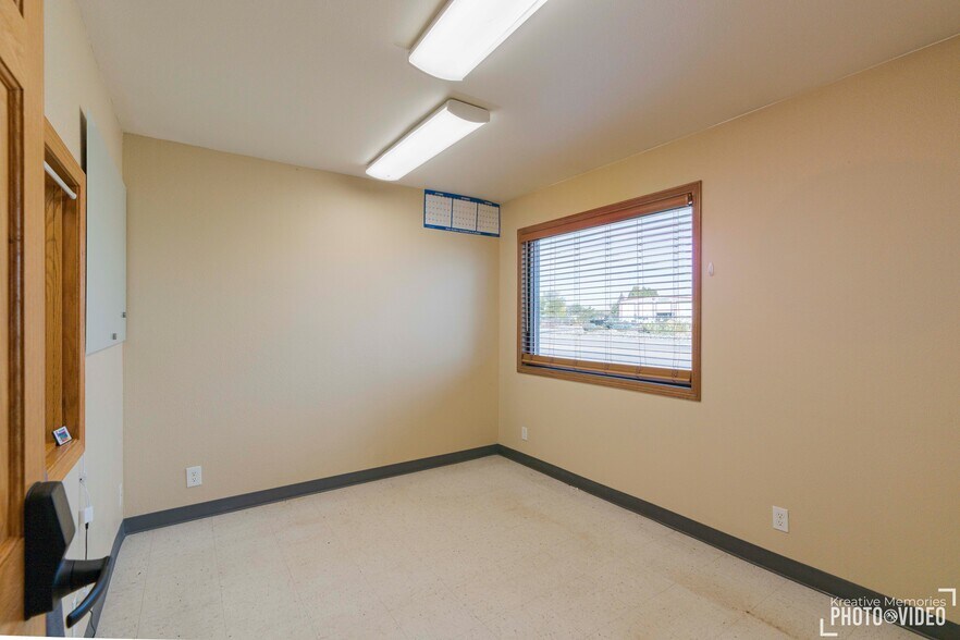 612 Sinclair St, Gillette, WY for sale - Primary Photo - Image 2 of 71