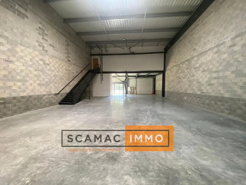 Industrial in Manosque for lease - Interior Photo - Image 2 of 4