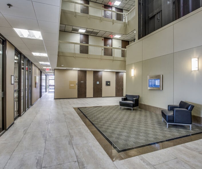 1100 Nasa Pky, Houston, TX for lease - Lobby - Image 2 of 5