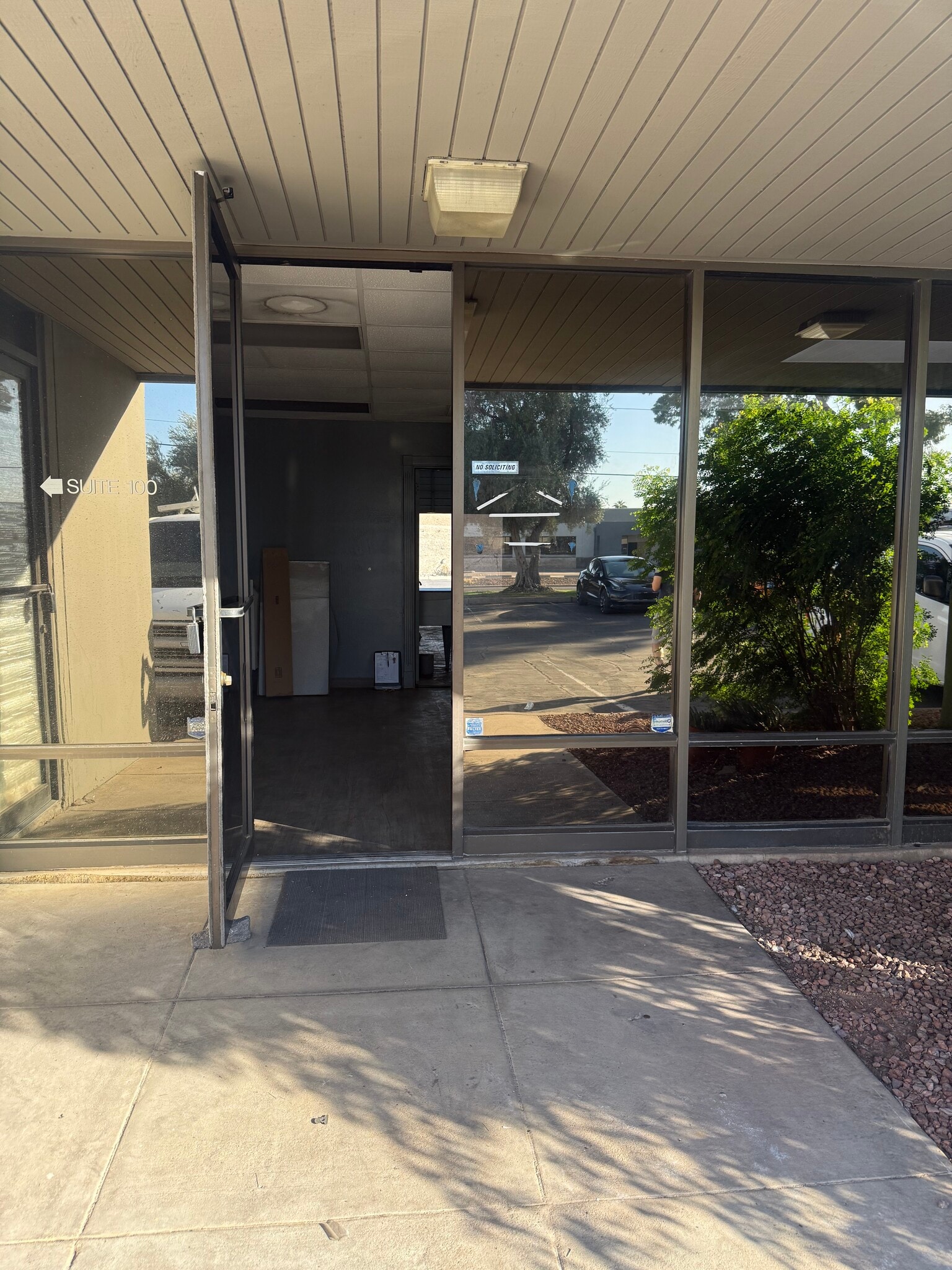 1950 E Watkins St, Phoenix, AZ for lease Interior Photo- Image 1 of 4
