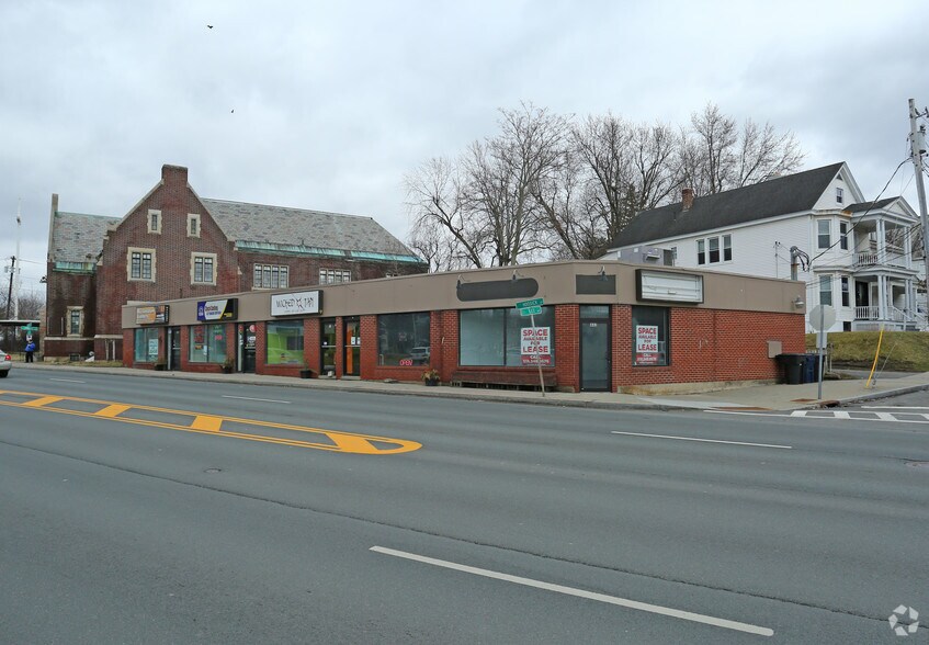 446450 Hoosick St, Troy, NY 12180