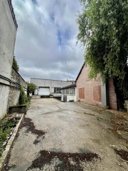 Flex in Saint-Maur-des-Fossés for lease - Building Photo - Image 3 of 7