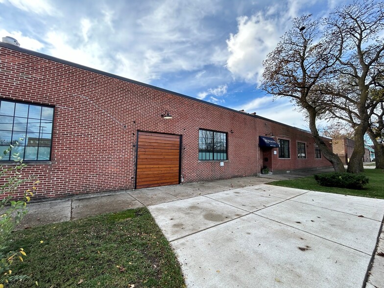 548 N Sacramento Blvd, Chicago, IL for sale - Building Photo - Image 1 of 11