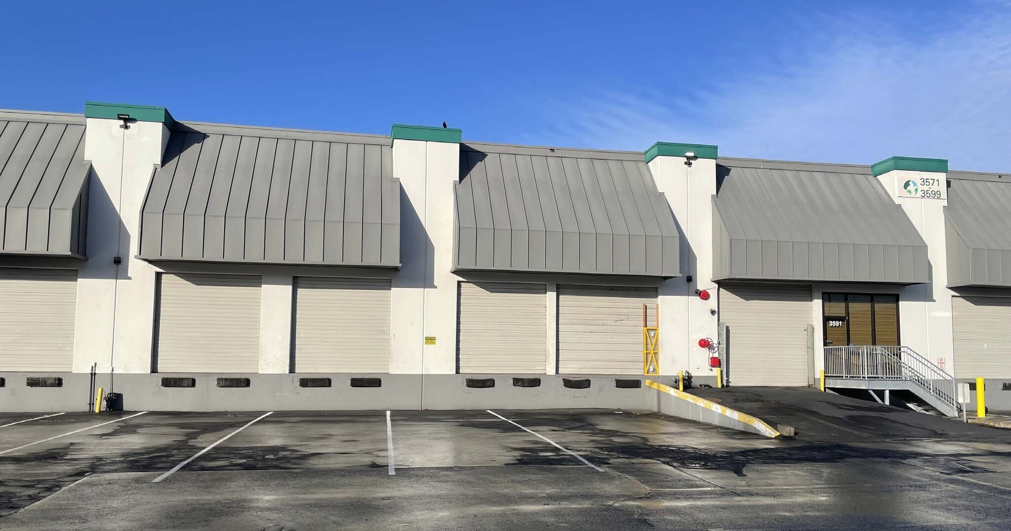 3571-3599 NW Yeon Ave, Portland, OR for lease Interior Photo- Image 1 of 3