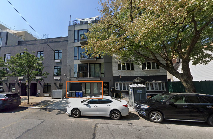 131 Kingsland Ave, Brooklyn, NY for lease - Building Photo - Image 1 of 1