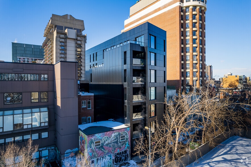430 Rue Sherbrooke E, Montréal, QC for sale - Building Photo - Image 3 of 5