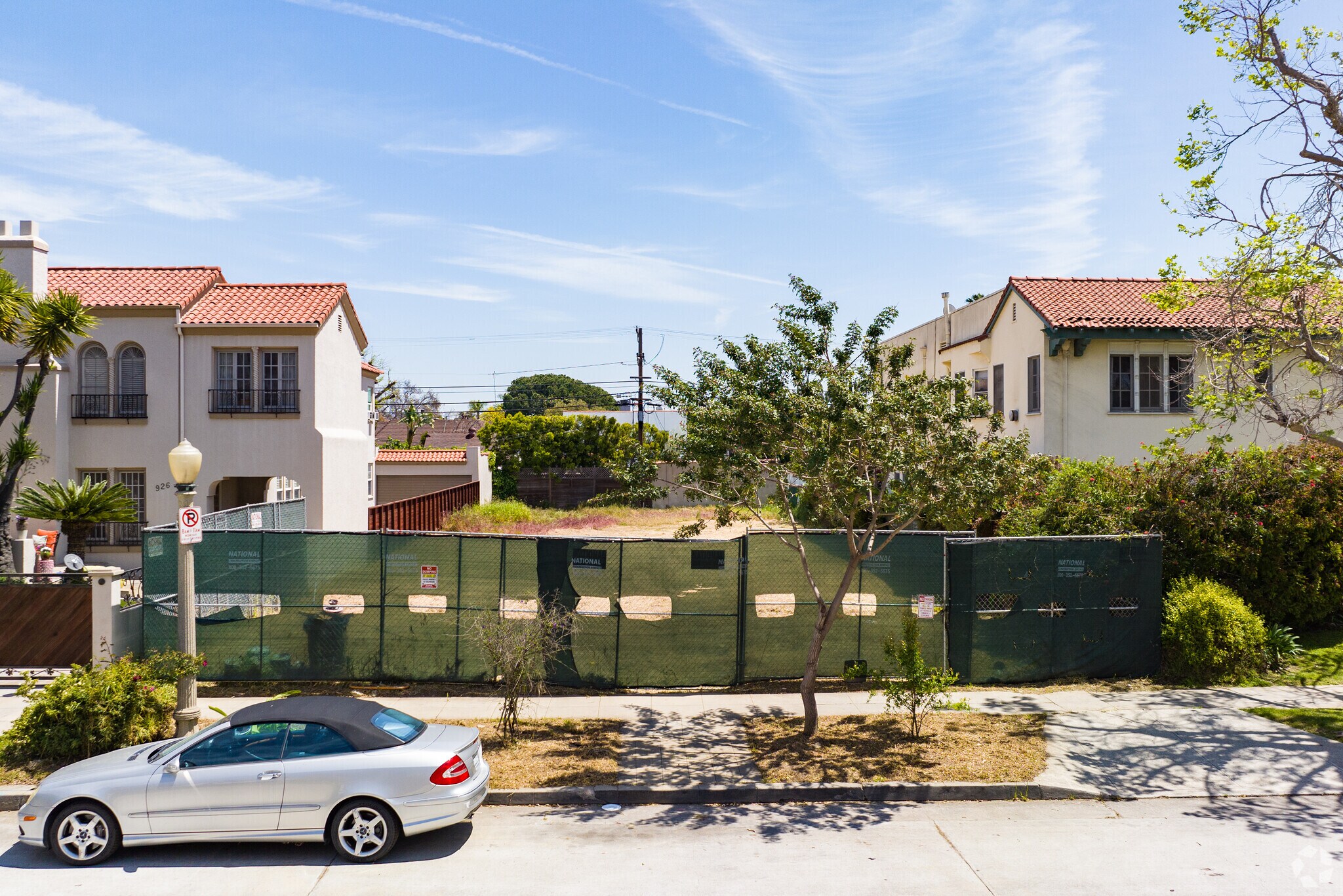 930 S Mansfield Ave, Los Angeles, CA 90036 19 units fully entitled