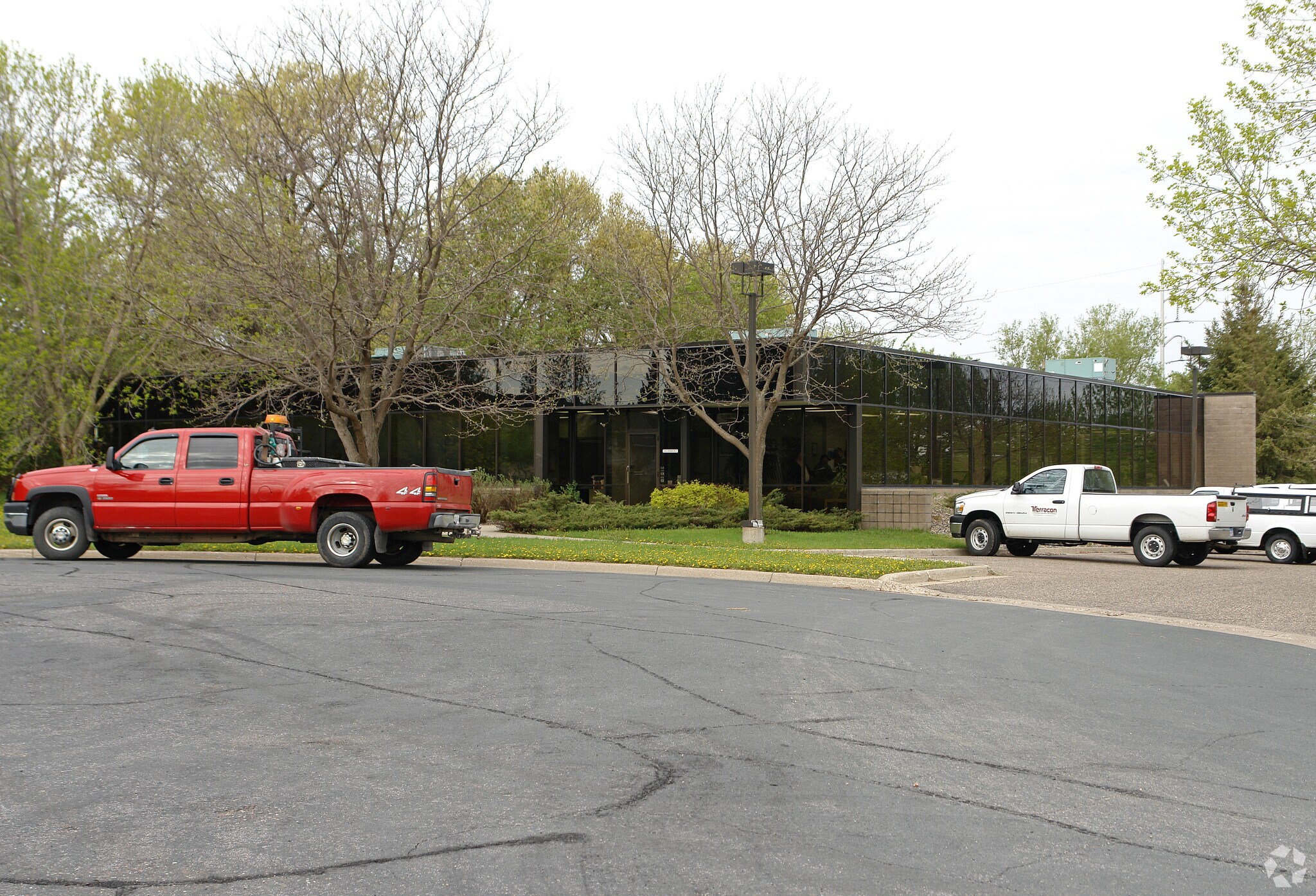 3535 Hoffman Rd E, Vadnais Heights, MN for sale Primary Photo- Image 1 of 1