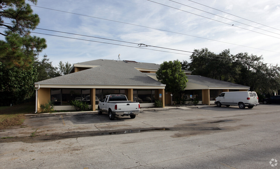 6309 Corporate Ct, Fort Myers, FL for lease - Primary Photo - Image 1 of 6