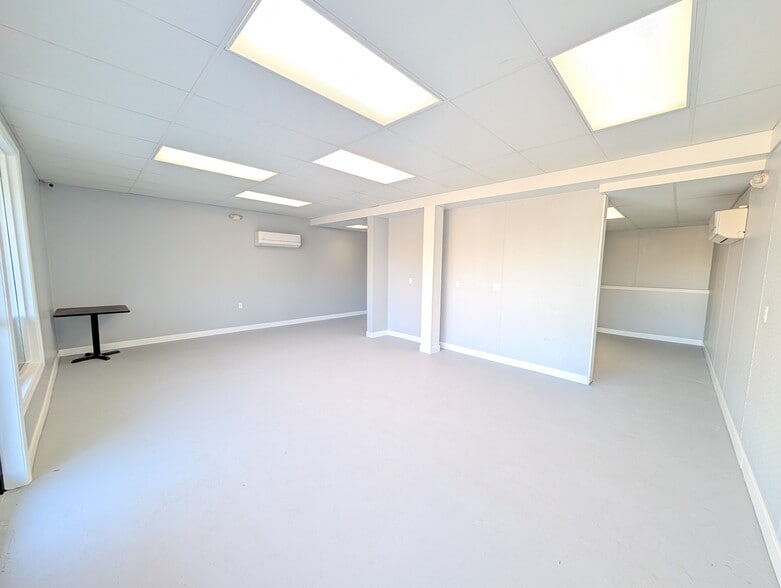 1126-1146 E Grand River Ave, Portland, MI for lease - Building Photo - Image 3 of 20