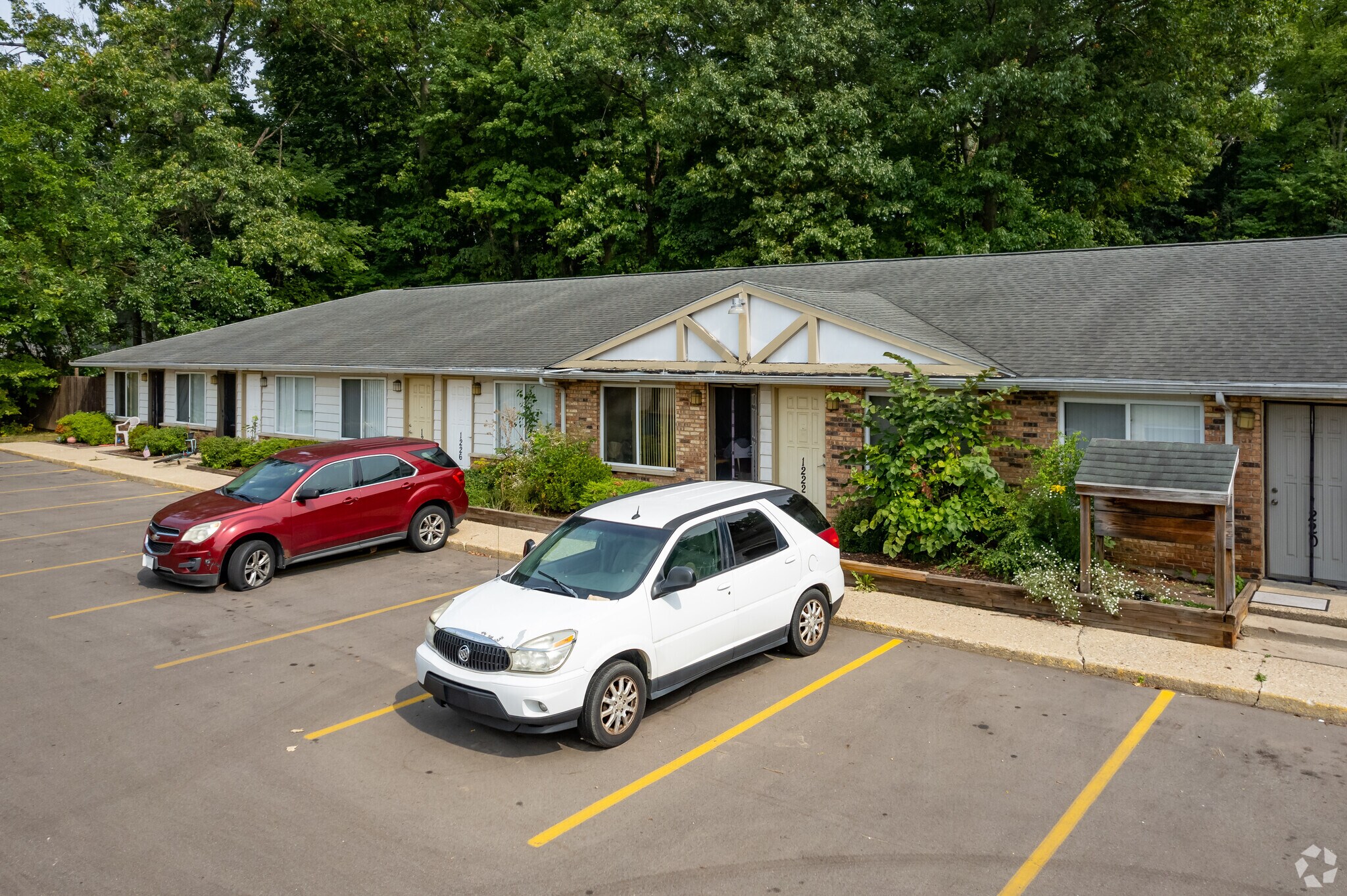 18091811 Humphrey St, Kalamazoo, MI 49048 Humphrey Woods Apartments