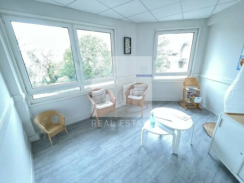 Office in Champagne-au-Mont-d'Or for sale - Interior Photo - Image 2 of 7