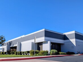 601 Del Norte Blvd, Oxnard, CA for lease Building Photo- Image 2 of 13