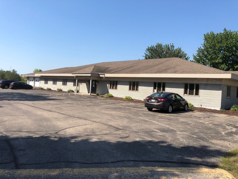 1119 W Kennedy Ave, Kimberly, WI for lease - Building Photo - Image 1 of 8