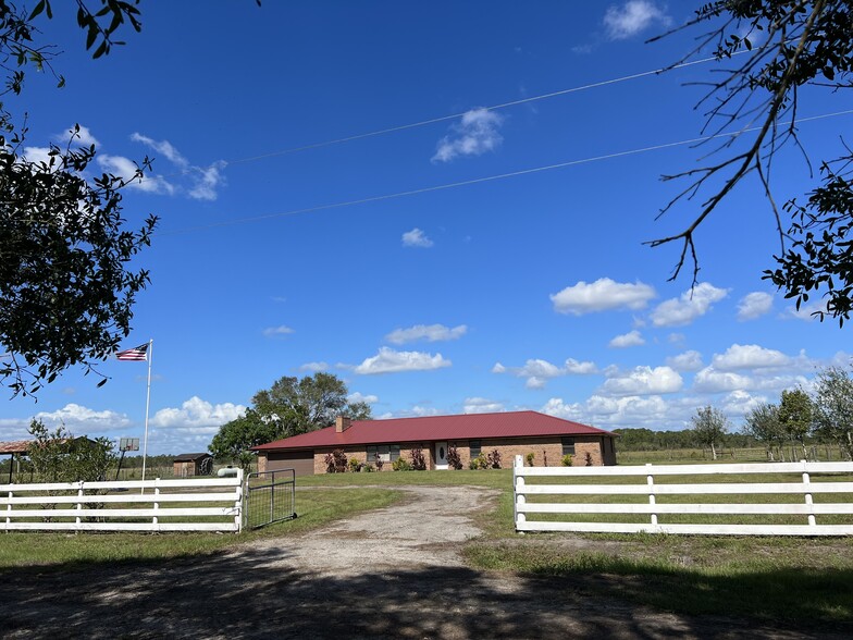 12261 Ne 120th St, Okeechobee, FL for sale - Primary Photo - Image 1 of 1