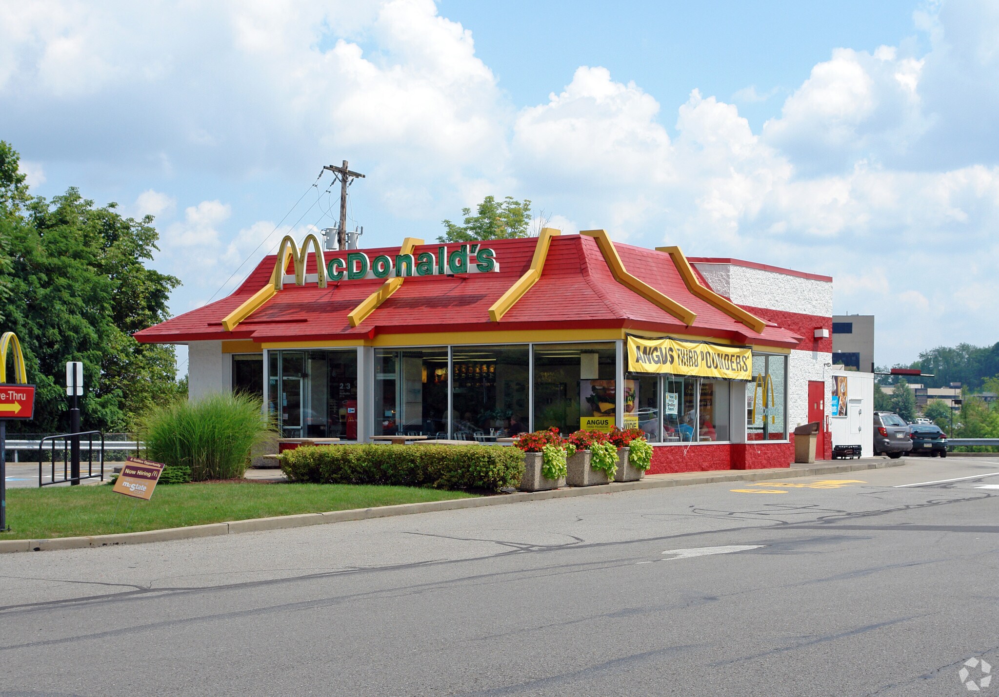 500 Pine Hollow Rd, Mc Kees Rocks, PA 15136 Kenmawr Plaza