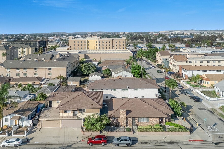 11537 Birch Ave, Hawthorne, CA for sale - Primary Photo - Image 1 of 27