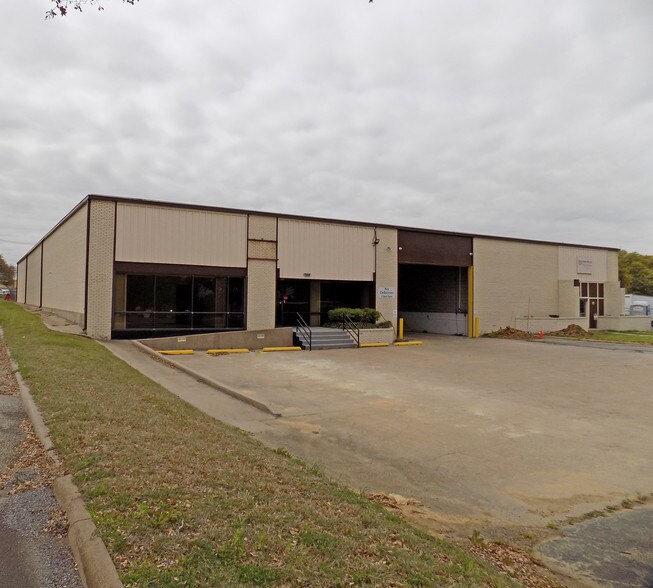 744 E Avenue H, Arlington, TX for sale - Building Photo - Image 1 of 1