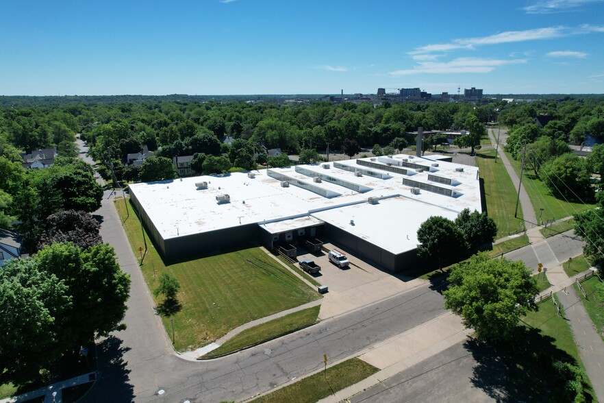 831 Cobb Ave, Kalamazoo, MI for sale - Building Photo - Image 1 of 1