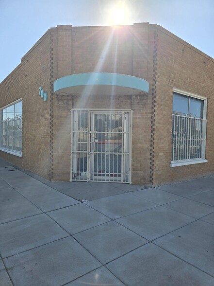 700-710 E Yandell Dr, El Paso, TX for sale - Building Photo - Image 2 of 7