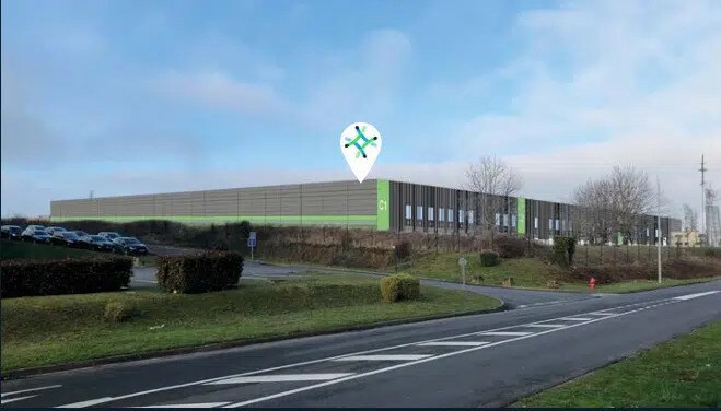 Industrial in Allonne for lease - Building Photo - Image 3 of 5