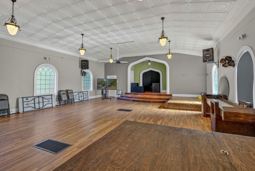 2 Church St, Travelers Rest, SC for sale - Interior Photo - Image 2 of 8