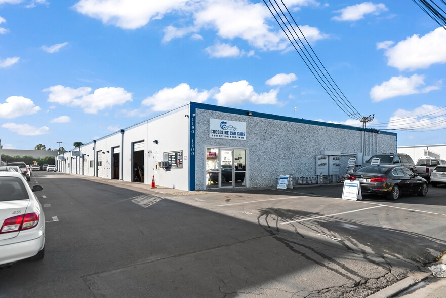 6.53% CAP 30K SF Multi-Tenant Industrial portfolio of 2 properties for sale on LoopNet.com - Building Photo - Image 3 of 19