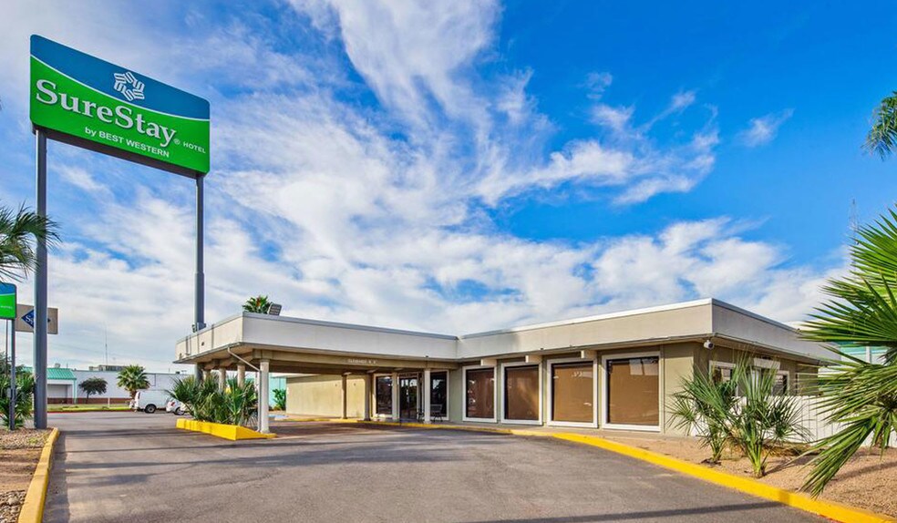 4820 San Bernardo Ave, Laredo, TX for sale - Building Photo - Image 1 of 1