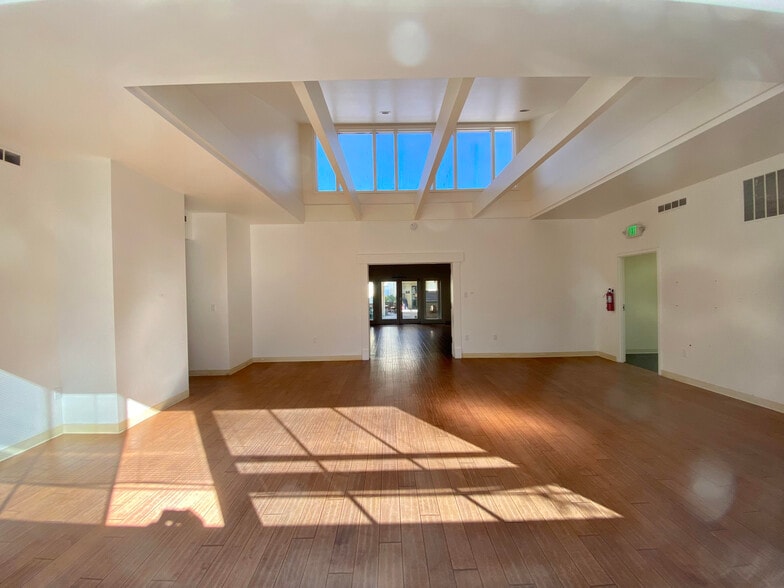 70 Skyview Ter, San Rafael, CA for lease - Building Photo - Image 2 of 5