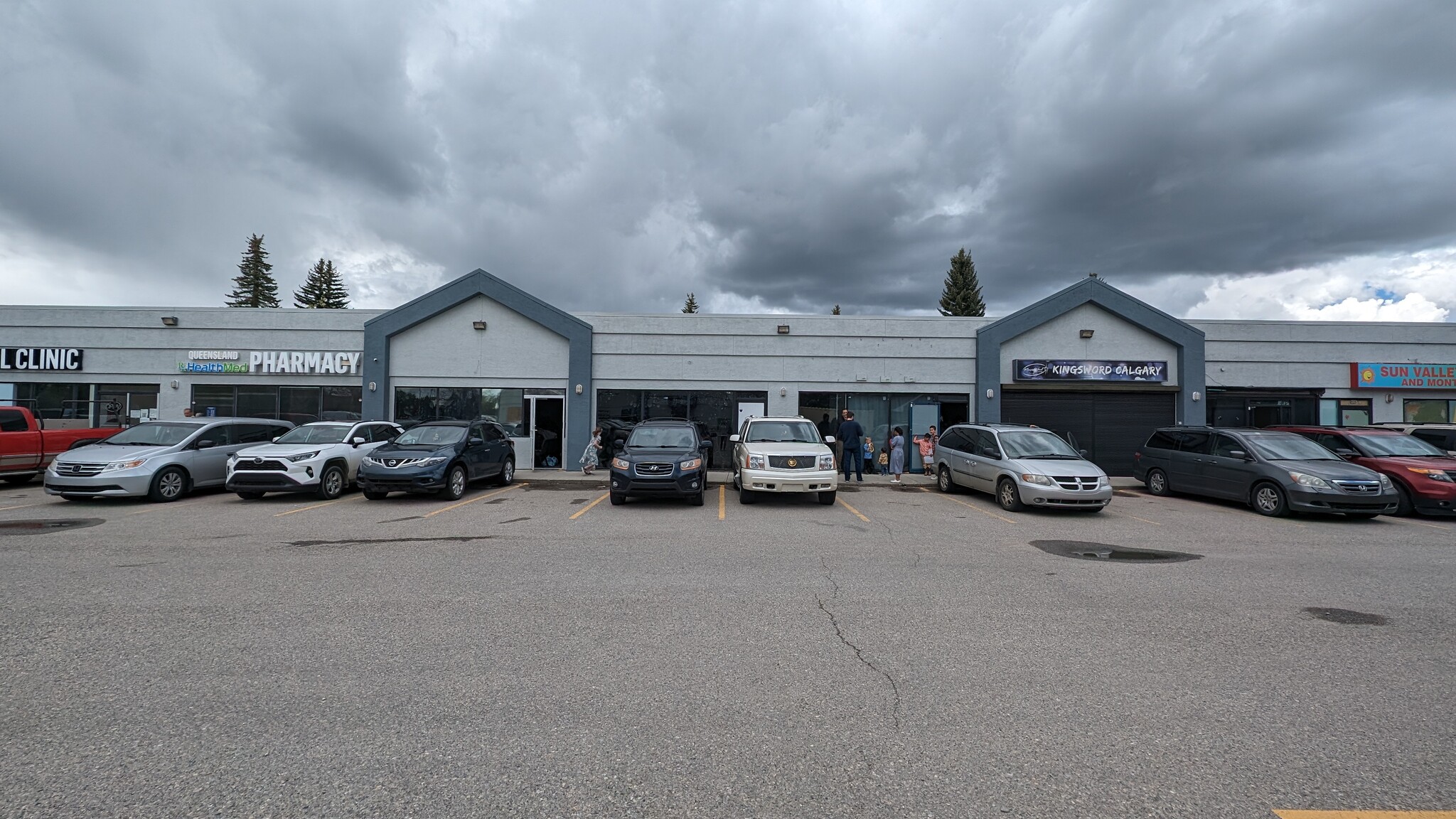 950 Queensland Dr SE, Calgary, AB for lease Building Photo- Image 1 of 12