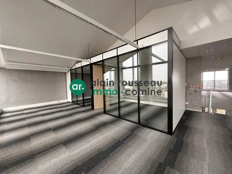 Office in Angers for sale - Interior Photo - Image 1 of 4