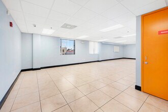 2227 N Federal Hwy, Hollywood, FL for lease Interior Photo- Image 2 of 7