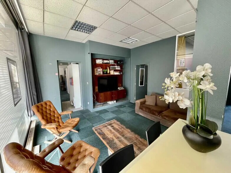 Office in Rouen for sale - Building Photo - Image 2 of 8