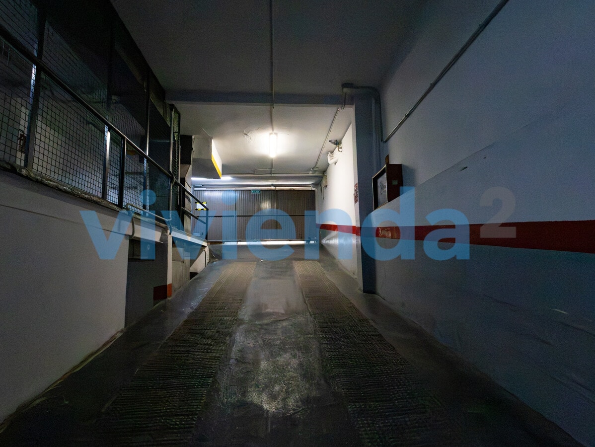 Madrid, MAD 28045 - Unit 01 - - Interior Photo - Image 1 of 18