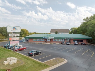 More details for 2925 18th St, Bettendorf, IA - Retail for Lease