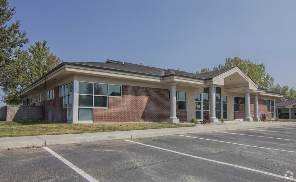 3098 N Five Mile Rd, Boise, ID for sale - Building Photo - Image 2 of 9