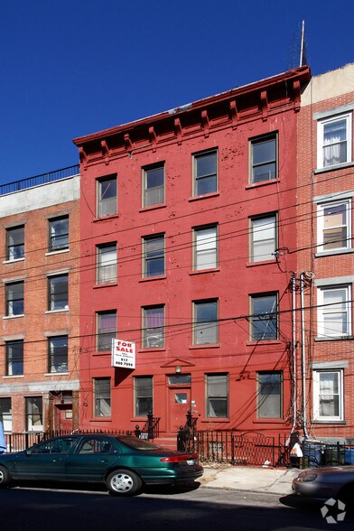 136 Dikeman St, Brooklyn, NY for sale - Primary Photo - Image 1 of 1