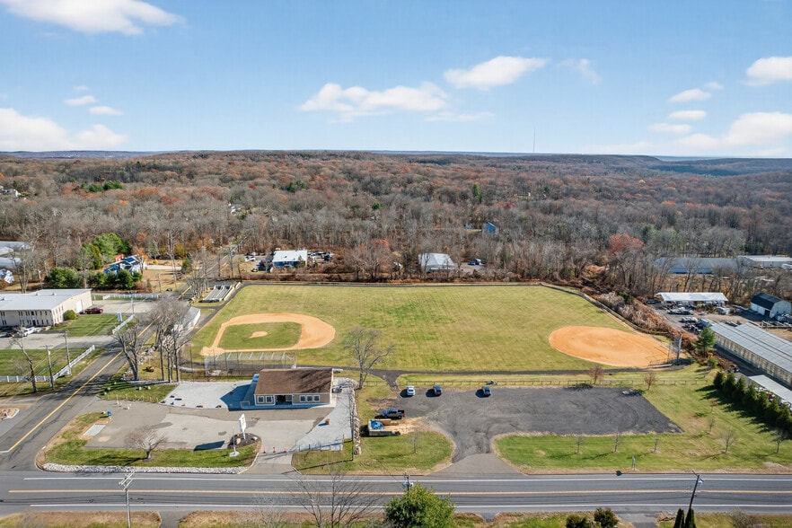 742 Amity Rd, Bethany, CT for sale - Building Photo - Image 3 of 30