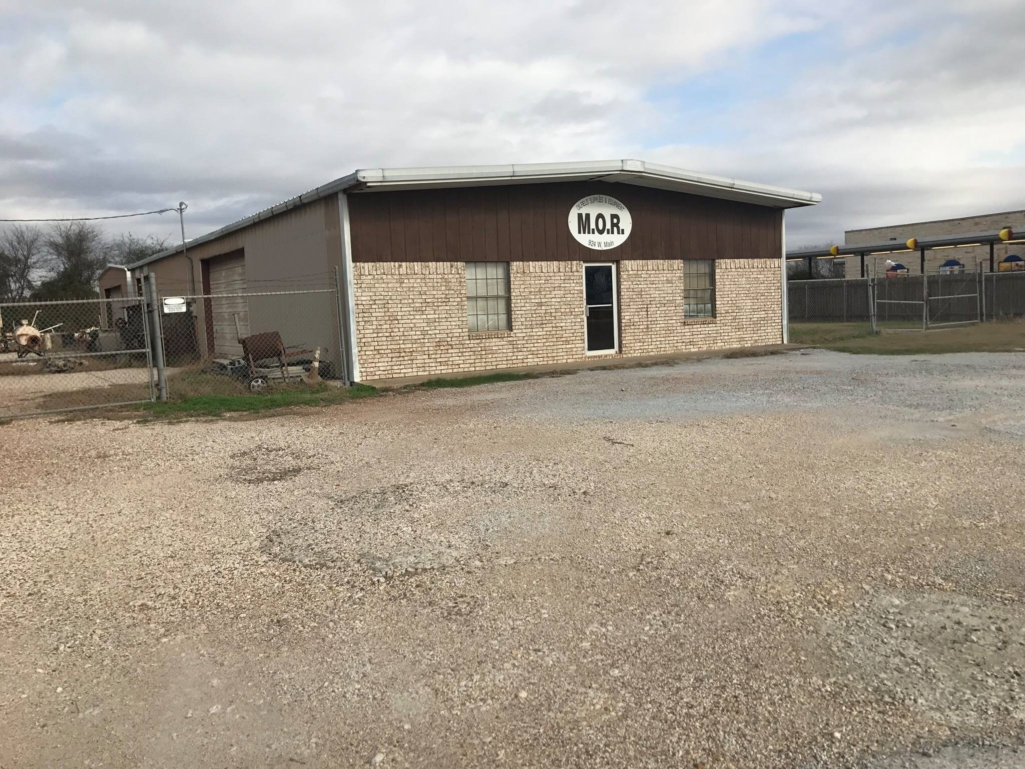 924 W Main St, Edna, TX for sale Primary Photo- Image 1 of 1