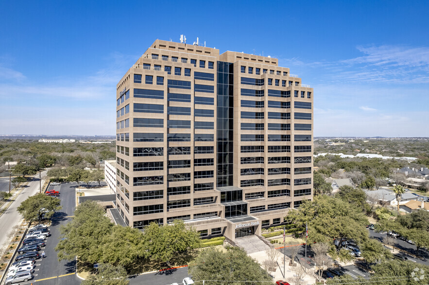 1777 NE Loop 410, San Antonio, TX for lease - Building Photo - Image 1 of 7