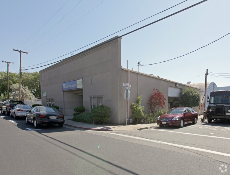 216 Campus Way, Modesto, CA for lease - Building Photo - Image 3 of 3