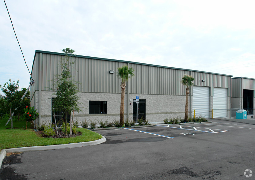 230 Springview Commerce Dr, Debary, FL for lease - Building Photo - Image 2 of 3