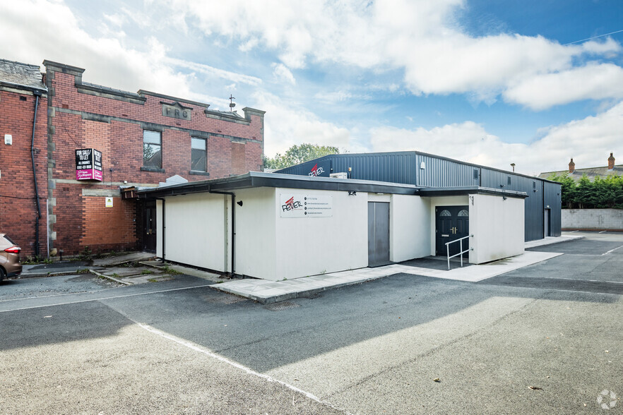 11 Mornington Rd, Preston for lease - Primary Photo - Image 1 of 5